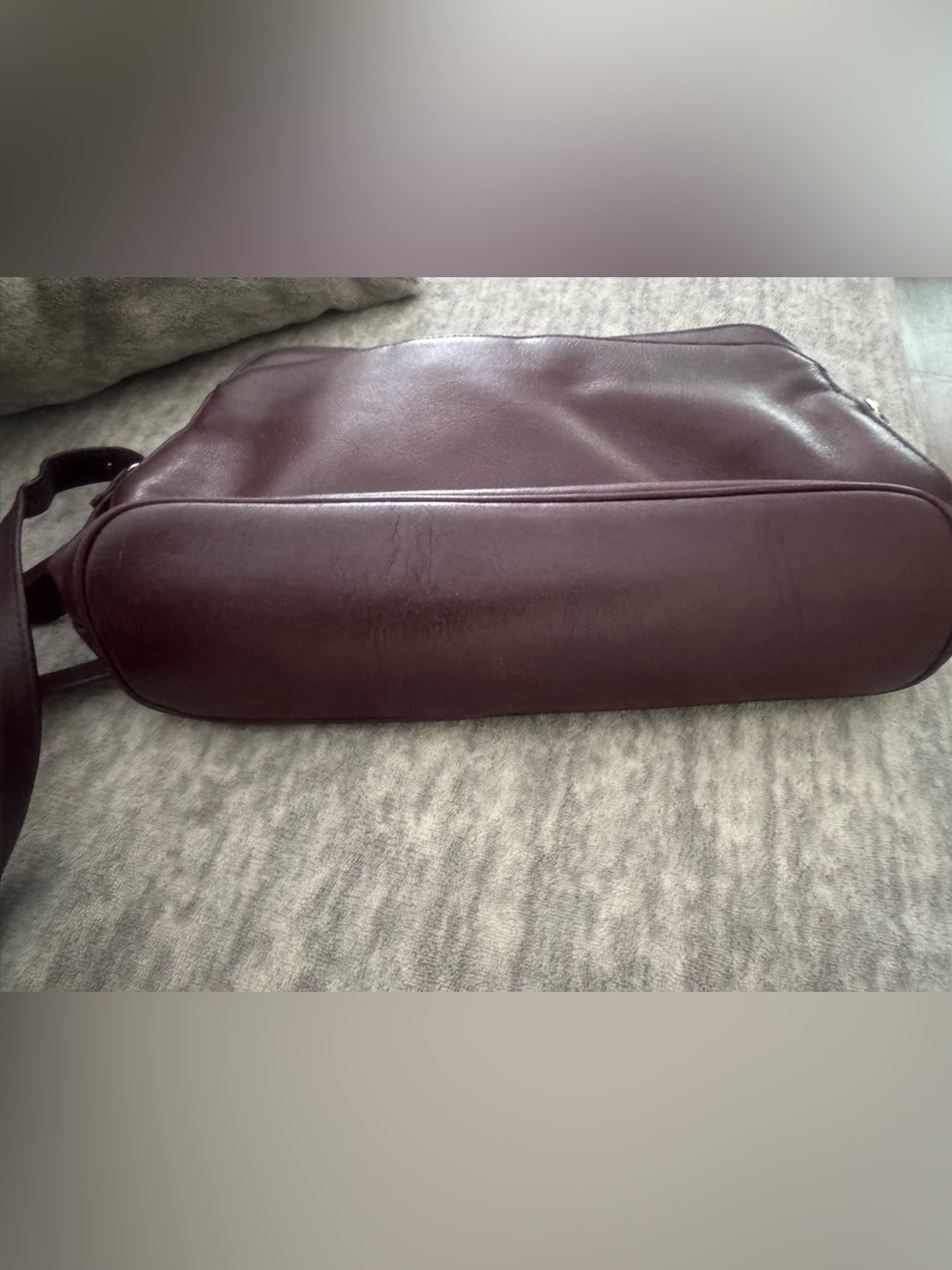 Etienne Aigner Burgundy Leather Crossbody Bag with Coin Pouch - Picture 8 of 10